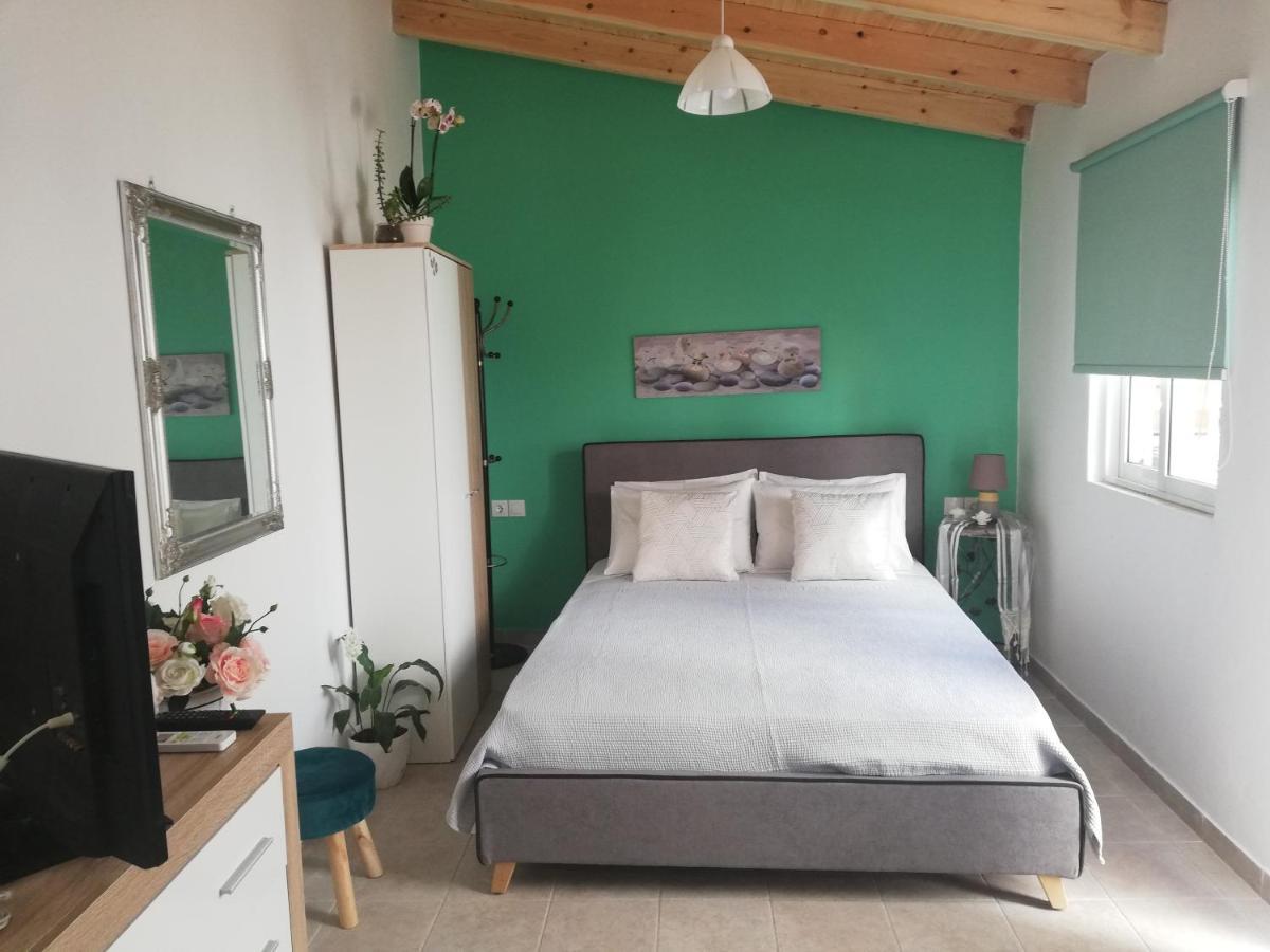 Small Studio With Yard Chania  Exterior foto