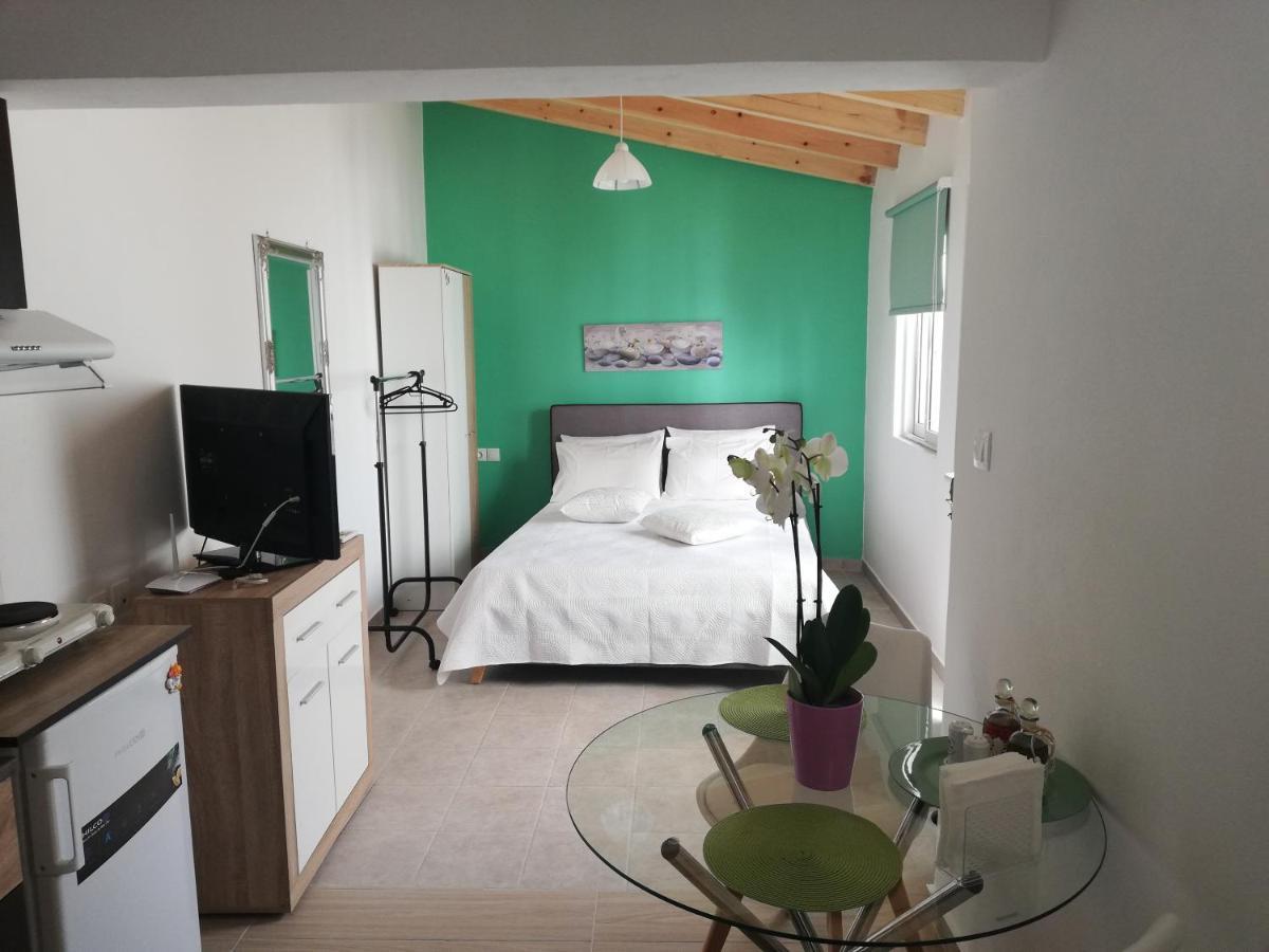 Small Studio With Yard Chania  Exterior foto