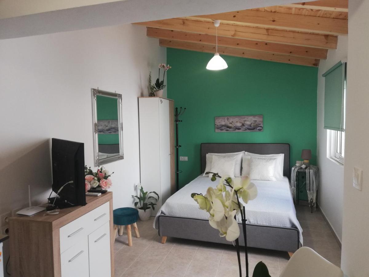 Small Studio With Yard Chania  Exterior foto